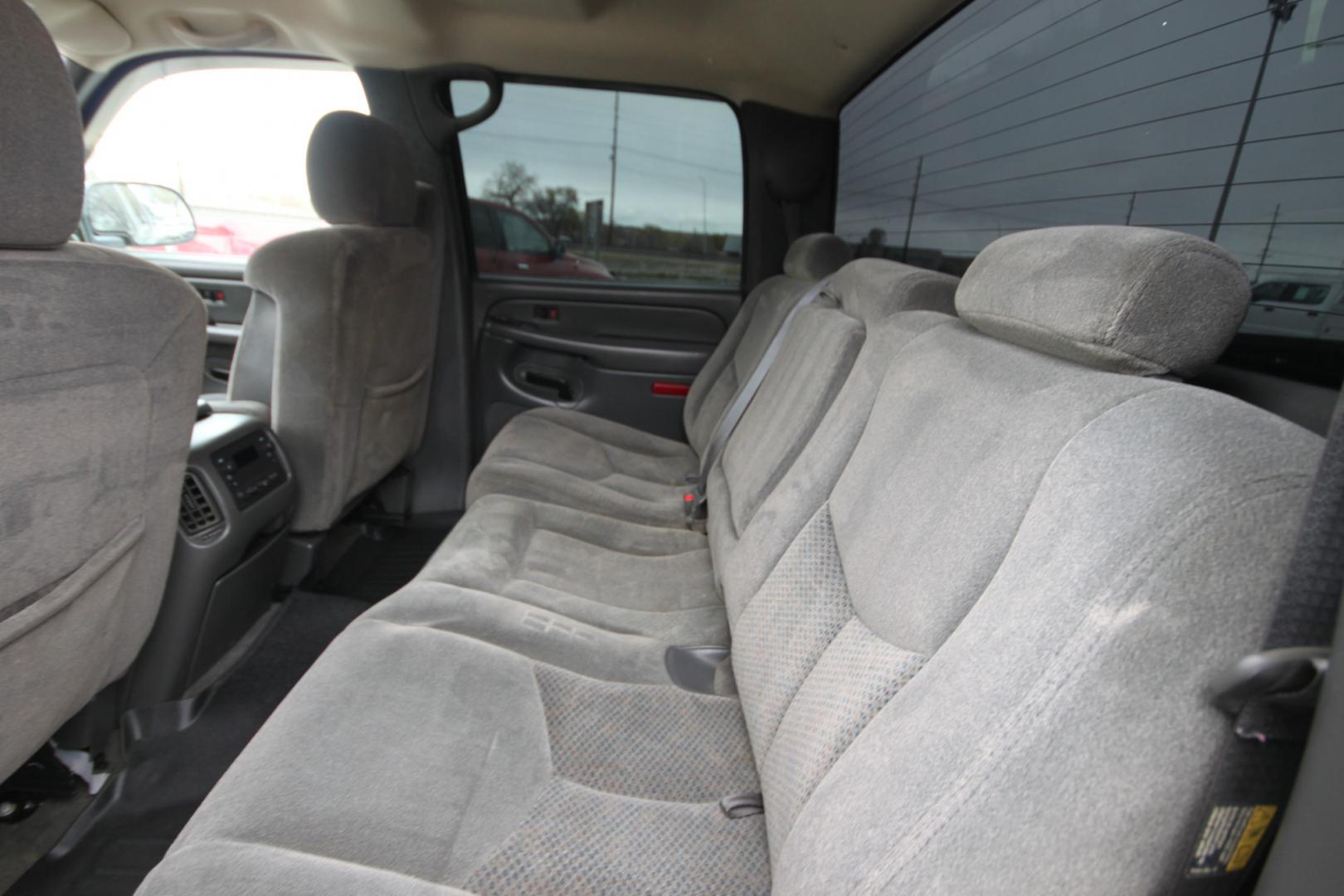 2006 Graystone metallic /dark charcoal Chevrolet Silverado 1500 (2GCEK13T161) , located at 4562 State Avenue, Billings, MT, 59101, (406) 896-9833, 45.769516, -108.526772 - Photo#10